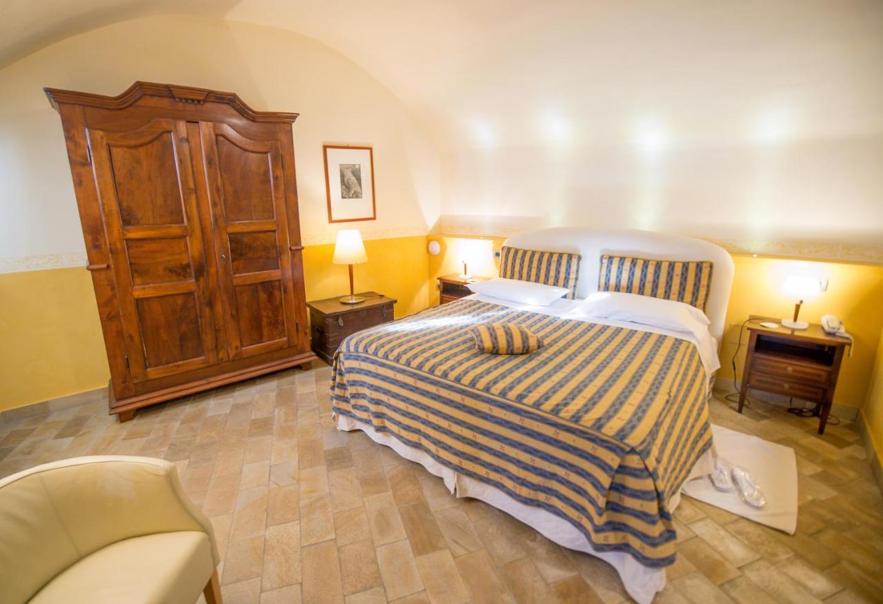 Castello Rosso Hotell Costigliole Saluzzo Eksteriør bilde