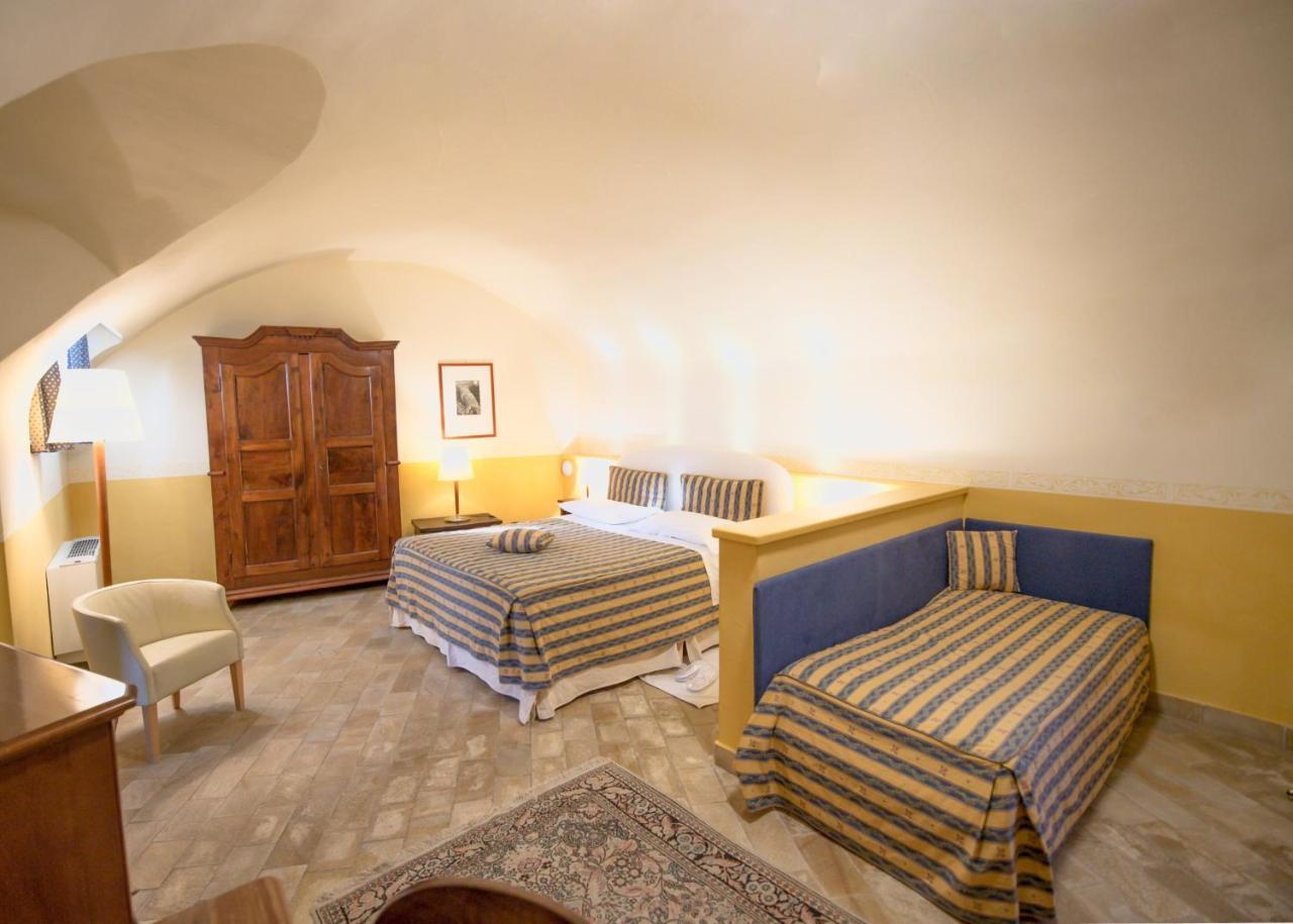 Castello Rosso Hotell Costigliole Saluzzo Eksteriør bilde