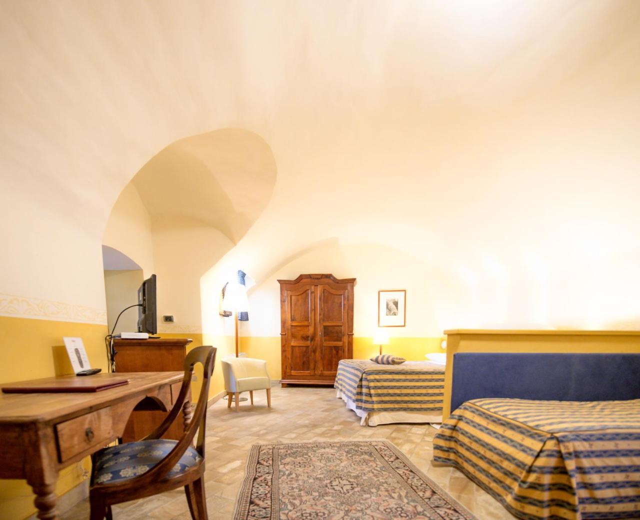 Castello Rosso Hotell Costigliole Saluzzo Eksteriør bilde