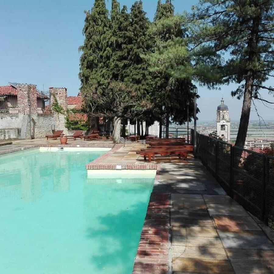 Castello Rosso Hotell Costigliole Saluzzo Eksteriør bilde